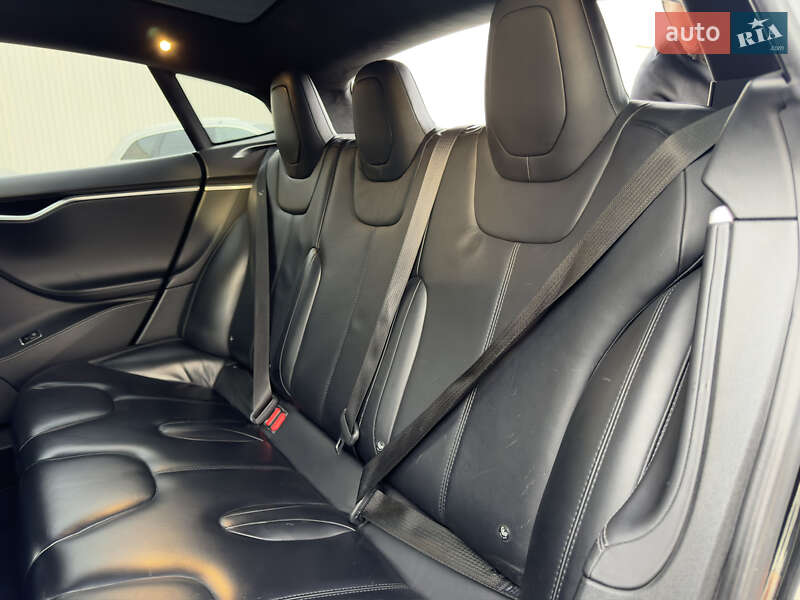 Ліфтбек Tesla Model S 2017 в Києві
