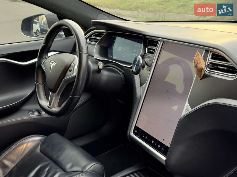 Ліфтбек Tesla Model S 2017 в Києві