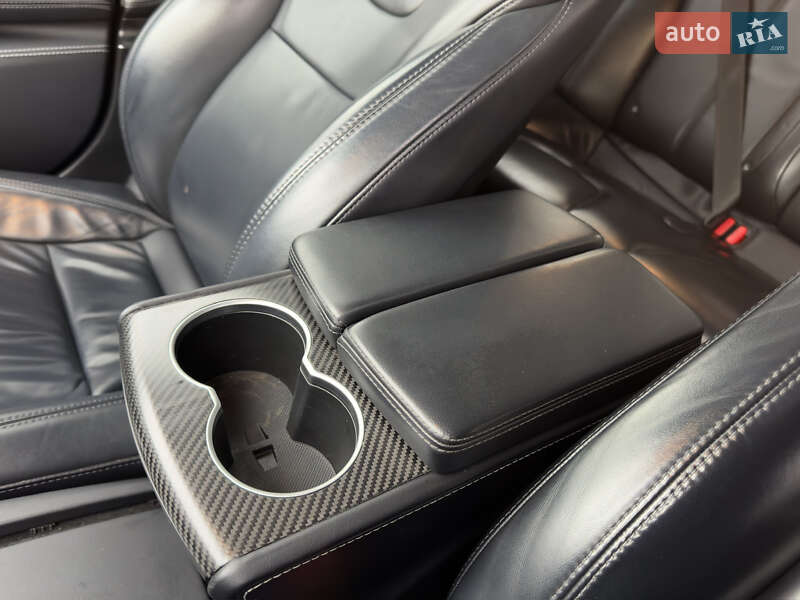 Ліфтбек Tesla Model S 2017 в Києві