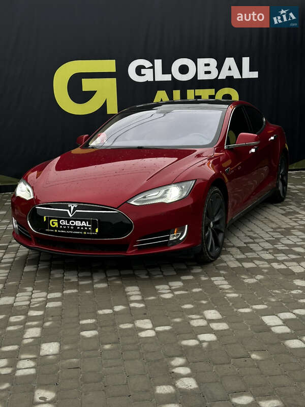 Лифтбек Tesla Model S 2013 в Львове