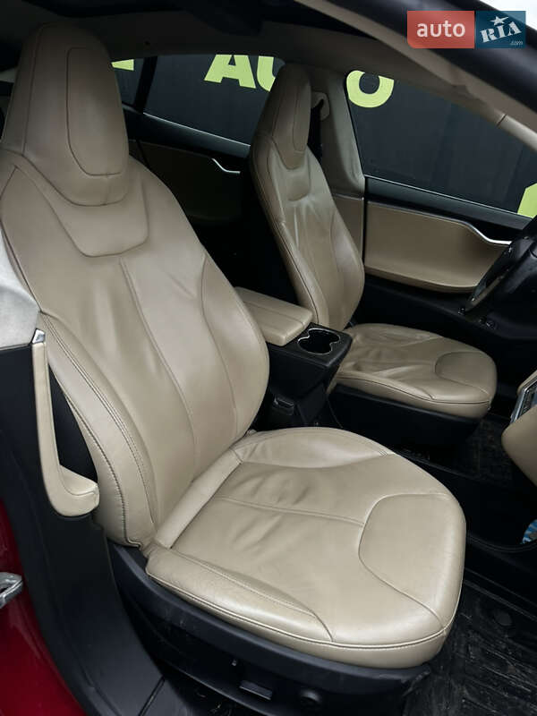 Лифтбек Tesla Model S 2013 в Львове