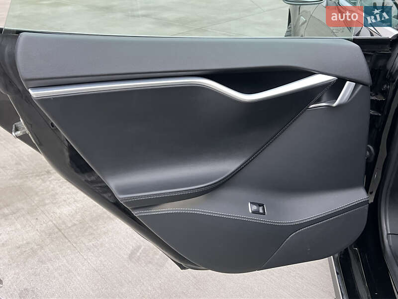 Ліфтбек Tesla Model S 2015 в Луцьку фото 26 Ліфтбек Tesla Model S 2015 в Луцьку