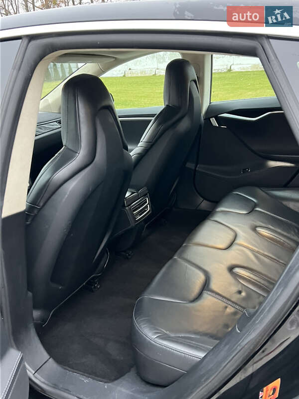 Ліфтбек Tesla Model S 2015 в Луцьку фото 29 Ліфтбек Tesla Model S 2015 в Луцьку