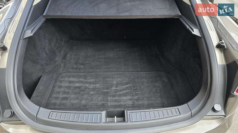 Ліфтбек Tesla Model S 2016 в Черкасах фото 10 Ліфтбек Tesla Model S 2016 в Черкасах