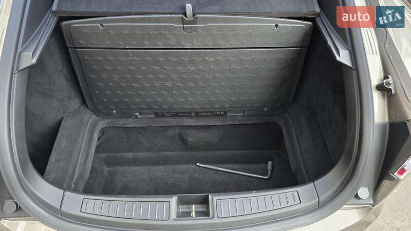 Ліфтбек Tesla Model S 2016 в Черкасах фото 11 Ліфтбек Tesla Model S 2016 в Черкасах