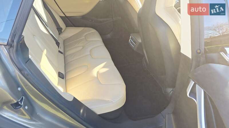 Ліфтбек Tesla Model S 2016 в Черкасах фото 35 Ліфтбек Tesla Model S 2016 в Черкасах