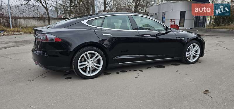 Лифтбек Tesla Model S 2014 в Тернополе
