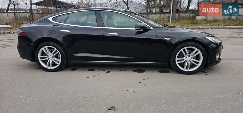 Лифтбек Tesla Model S 2014 в Тернополе