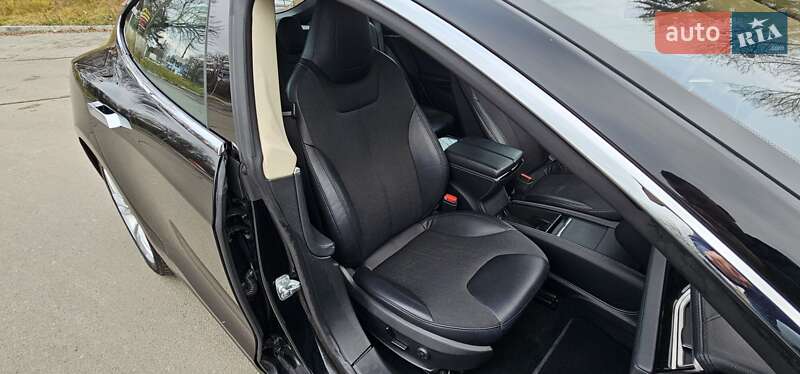 Лифтбек Tesla Model S 2014 в Тернополе