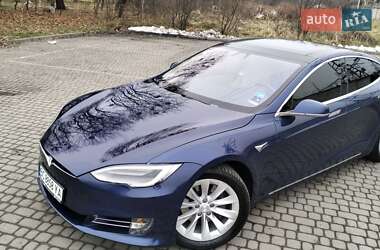Лифтбек Tesla Model S 2018 в Львове