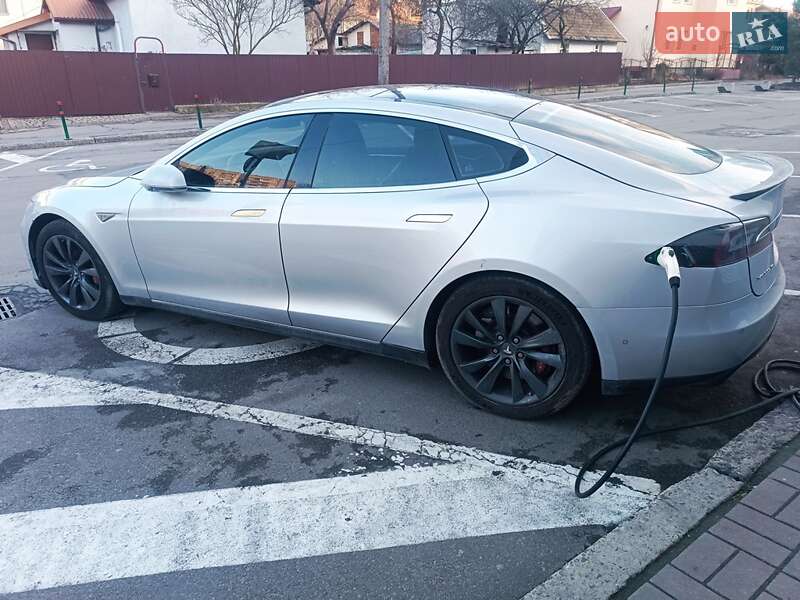 Ліфтбек Tesla Model S 2014 в Львові фото 2 Ліфтбек Tesla Model S 2014 в Львові
