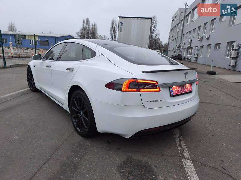 Лифтбек Tesla Model S 2018 в Киеве фото 8 Лифтбек Tesla Model S 2018 в Киеве
