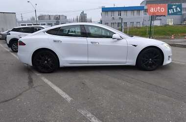 Лифтбек Tesla Model S 2018 в Киеве