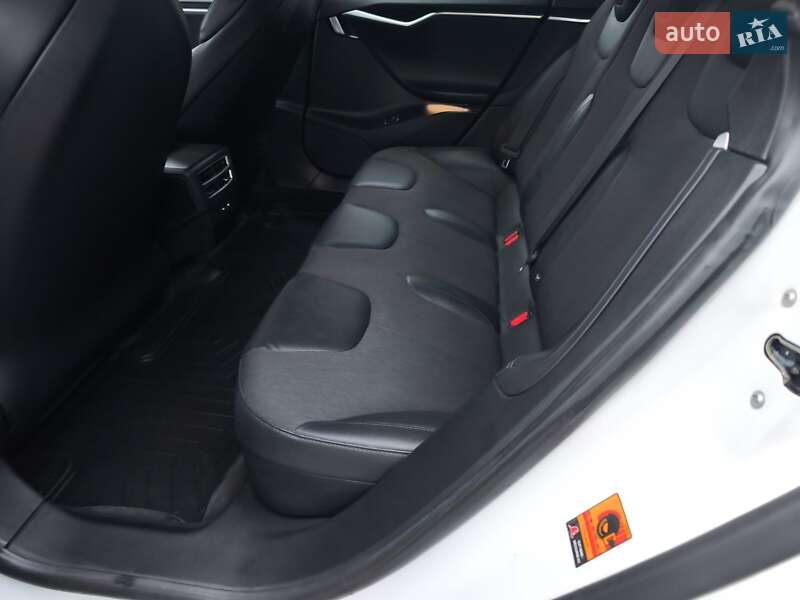 Лифтбек Tesla Model S 2018 в Киеве фото 49 Лифтбек Tesla Model S 2018 в Киеве