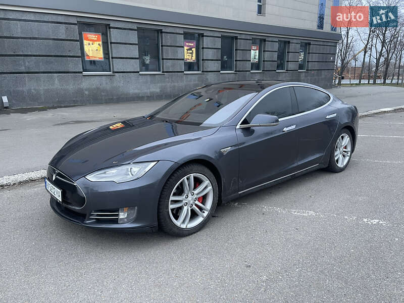 Лифтбек Tesla Model S 2015 в Харькове фото 7 Лифтбек Tesla Model S 2015 в Харькове