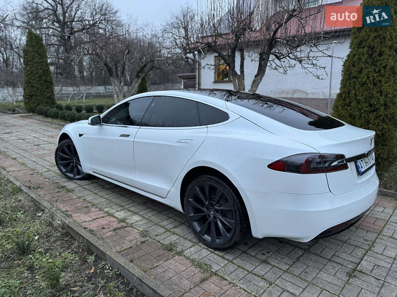 Ліфтбек Tesla Model S 2020 в Харкові