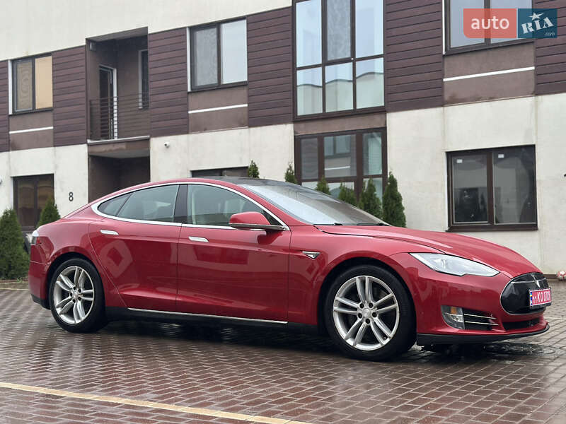 Лифтбек Tesla Model S 2015 в Одессе
