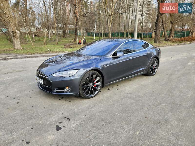 Лифтбек Tesla Model S 2014 в Киеве фото 21 Лифтбек Tesla Model S 2014 в Киеве
