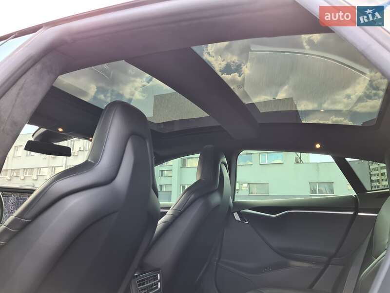 Лифтбек Tesla Model S 2014 в Киеве фото 36 Лифтбек Tesla Model S 2014 в Киеве