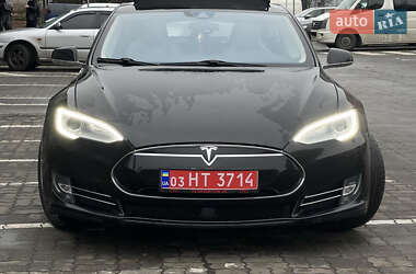 Ліфтбек Tesla Model S 2015 в Луцьку