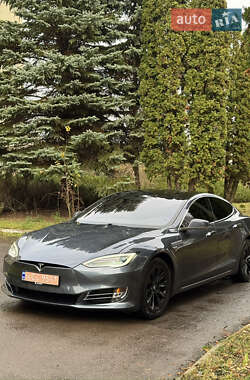 Лифтбек Tesla Model S 2019 в Ровно