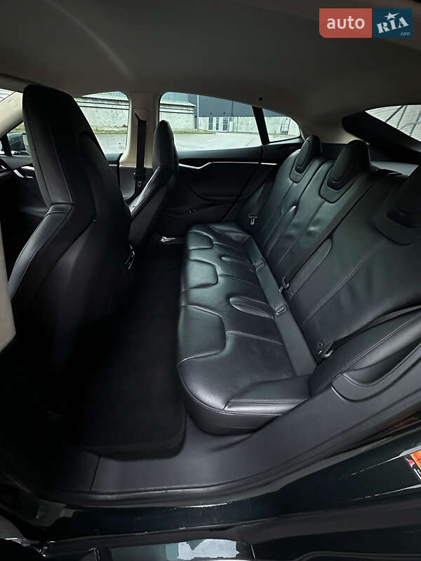 Лифтбек Tesla Model S 2014 в Киеве