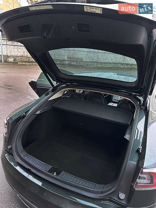 Лифтбек Tesla Model S 2014 в Киеве