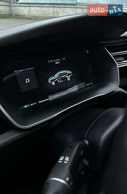 Лифтбек Tesla Model S 2014 в Киеве