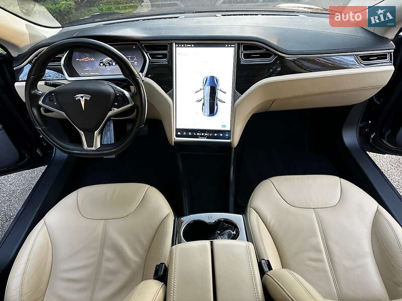 Лифтбек Tesla Model S 2014 в Киеве