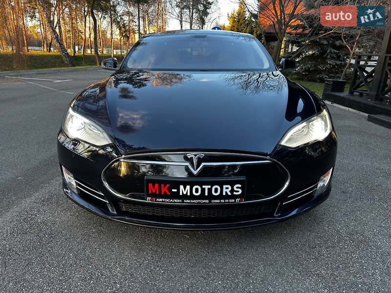 Лифтбек Tesla Model S 2014 в Киеве