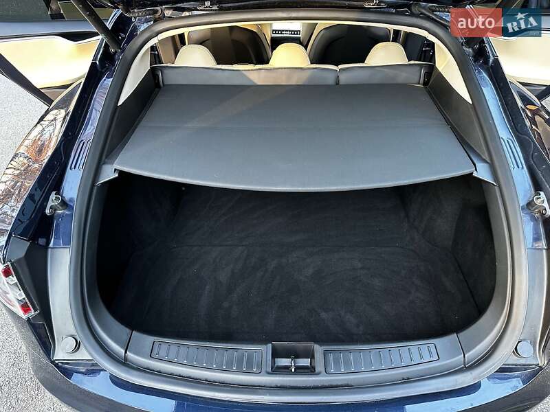 Лифтбек Tesla Model S 2014 в Киеве