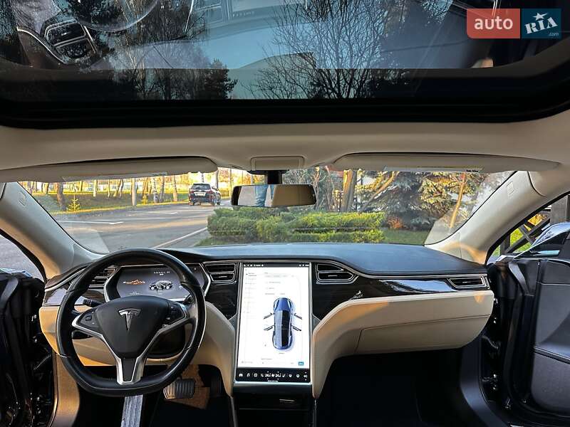 Лифтбек Tesla Model S 2014 в Киеве
