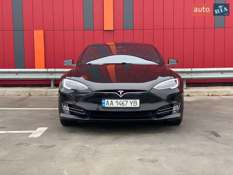 Лифтбек Tesla Model S 2018 в Киеве фото 5 Лифтбек Tesla Model S 2018 в Киеве