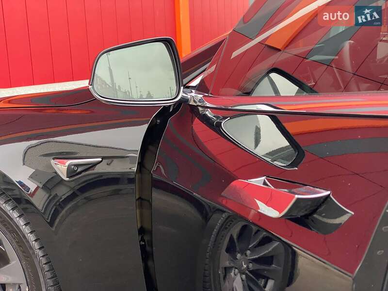 Лифтбек Tesla Model S 2018 в Киеве фото 34 Лифтбек Tesla Model S 2018 в Киеве