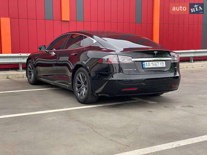 Лифтбек Tesla Model S 2018 в Киеве фото 10 Лифтбек Tesla Model S 2018 в Киеве