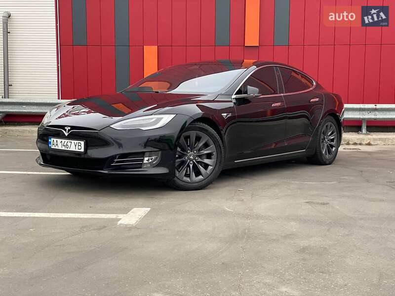 Лифтбек Tesla Model S 2018 в Киеве фото 4 Лифтбек Tesla Model S 2018 в Киеве