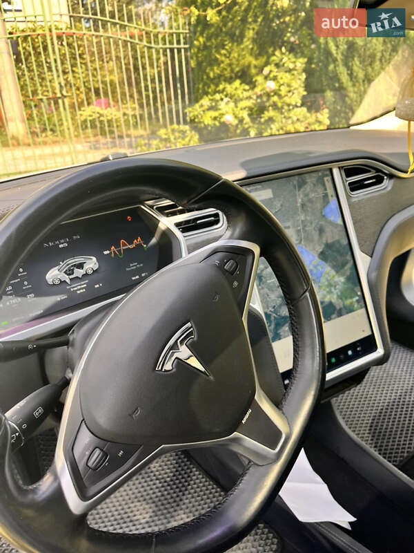 Ліфтбек Tesla Model S 2013 в Києві