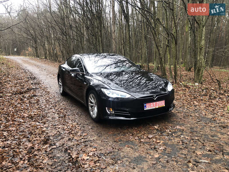 Лифтбек Tesla Model S 2016 в Житомире фото 3 Лифтбек Tesla Model S 2016 в Житомире