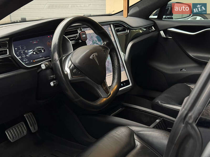 Лифтбек Tesla Model S 2015 в Тернополе фото 20 Лифтбек Tesla Model S 2015 в Тернополе