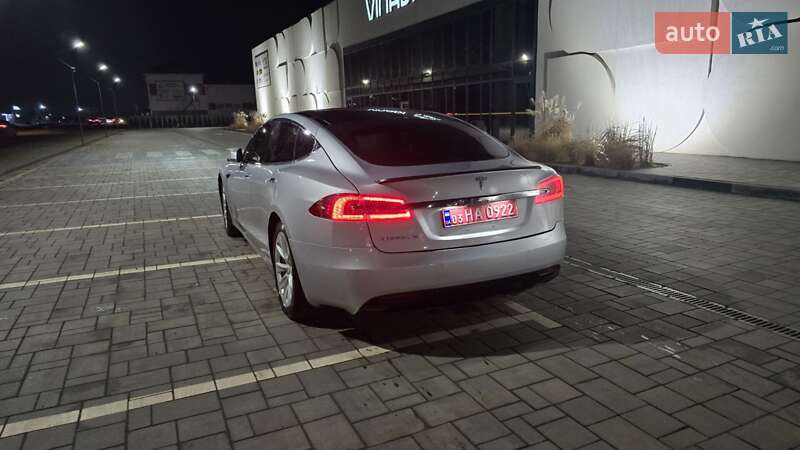 Лифтбек Tesla Model S 2017 в Луцке фото 10 Лифтбек Tesla Model S 2017 в Луцке