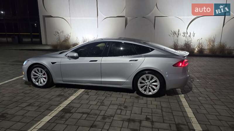 Лифтбек Tesla Model S 2017 в Луцке фото 12 Лифтбек Tesla Model S 2017 в Луцке