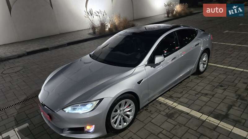 Лифтбек Tesla Model S 2017 в Луцке фото 15 Лифтбек Tesla Model S 2017 в Луцке