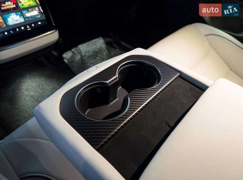 Ліфтбек Tesla Model S 2022 в Тернополі