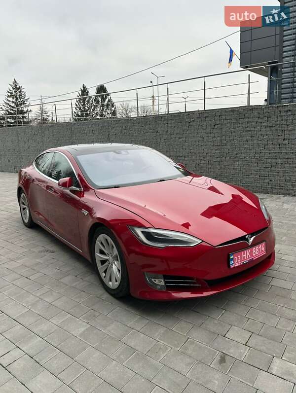 Tesla Model S 2016