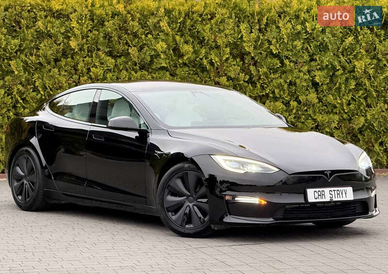 Ліфтбек Tesla Model S 2023 в Стрию