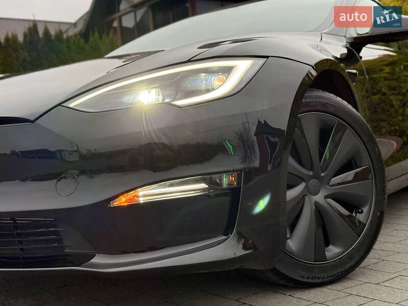 Ліфтбек Tesla Model S 2023 в Стрию
