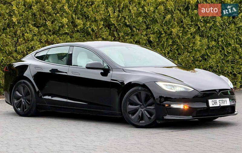 Ліфтбек Tesla Model S 2023 в Стрию