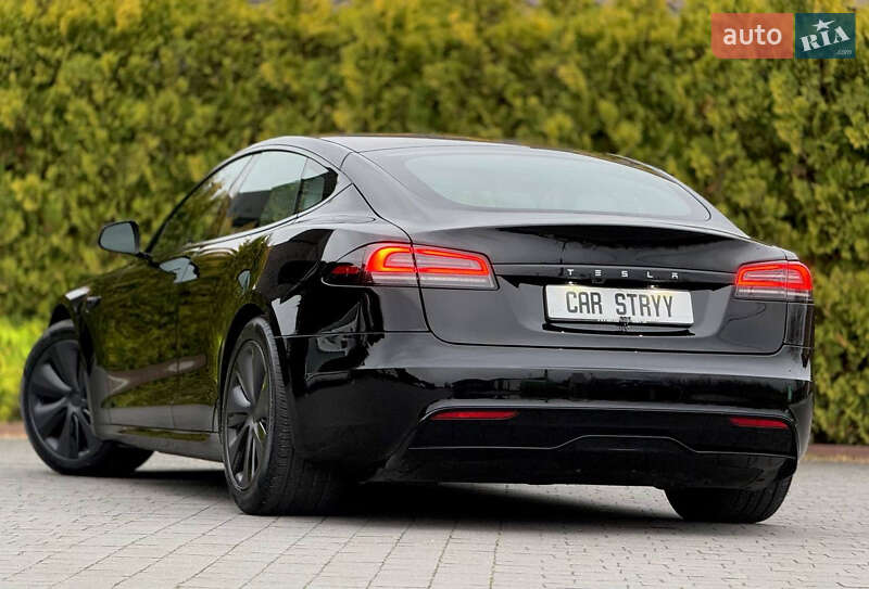 Ліфтбек Tesla Model S 2023 в Стрию