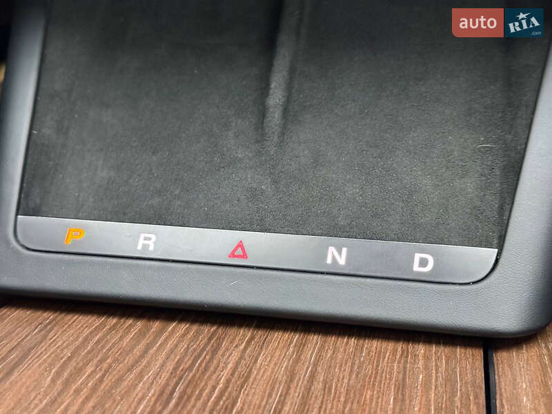 Ліфтбек Tesla Model S 2023 в Стрию