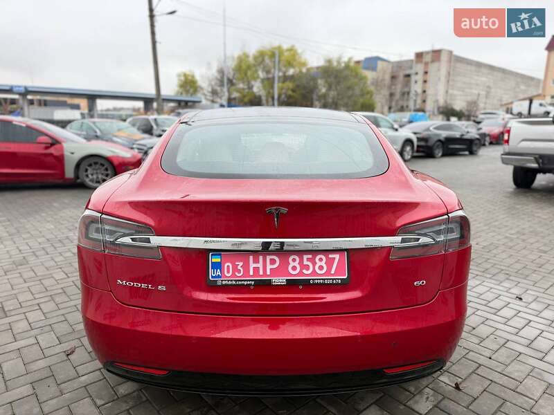 Лифтбек Tesla Model S 2016 в Луцке фото 5 Лифтбек Tesla Model S 2016 в Луцке